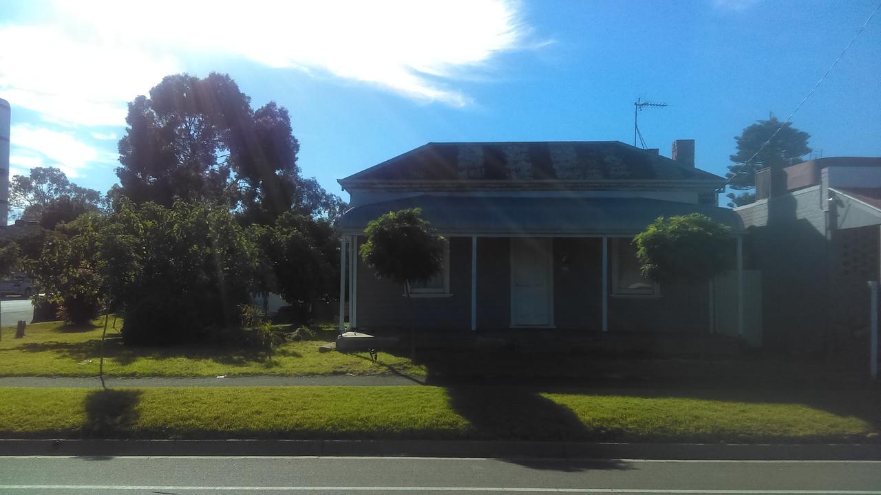 Happy Wanderer Motel Bendigo Children Not Permitted Over 18S Only Экстерьер фото